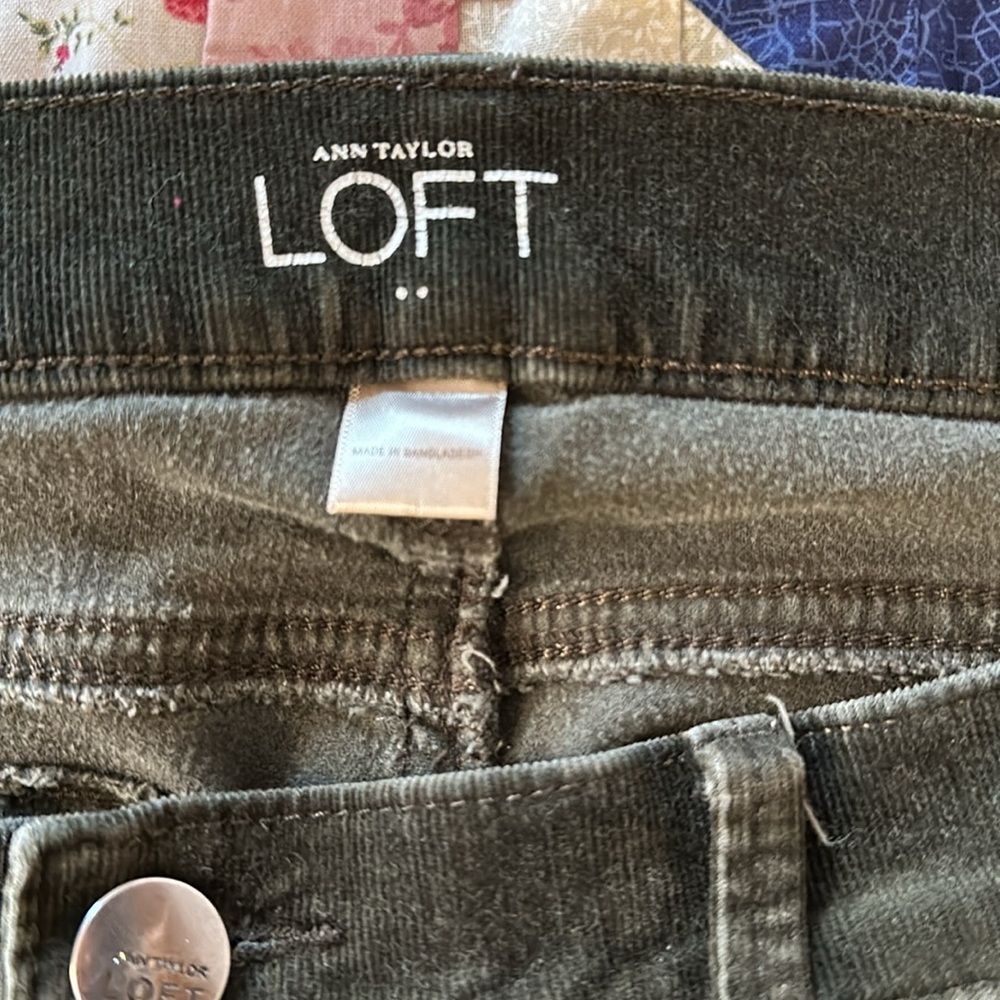 Ann Taylor Loft. Skinny stretchy corduroy. - Picture 5 of 5